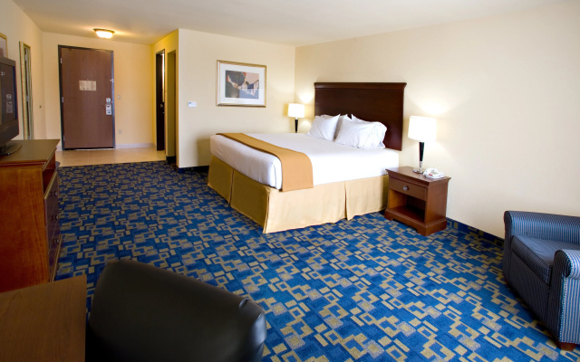 Holiday Inn Express Jourdanton - Pleasanton by IHG