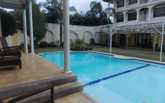 Planta Centro Bacolod Hotel & Residences