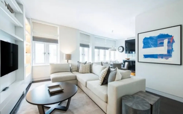 Exclusive 2 Bed in Mayfair with Private Terrace