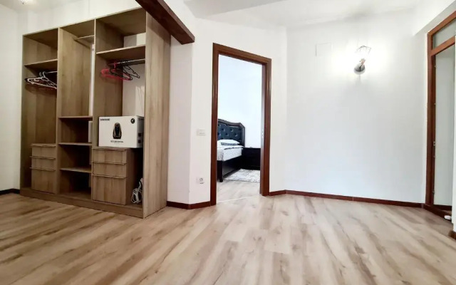 R.O.S.E. Apartment