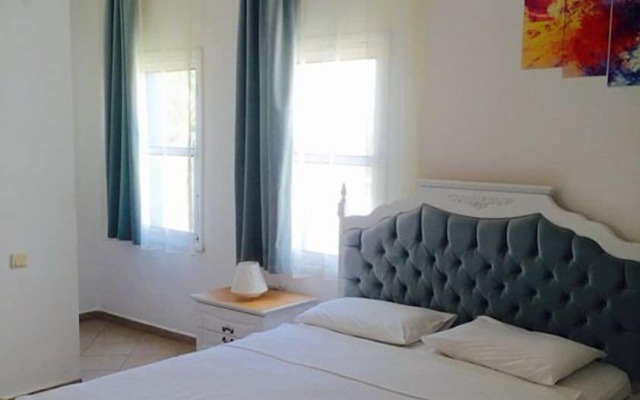 Estrella Beach Hotel