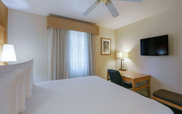 Ramada by Wyndham Costa Mesa/Newport Beach