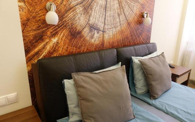 Frank & Fang Apartments MK7