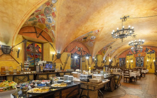 Pytloun Old Armoury Hotel Prague