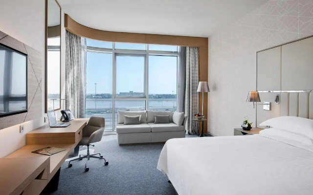 Pearl Rotana Hotel Capital Centre