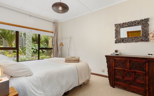 A Relaxed Haven by the sea