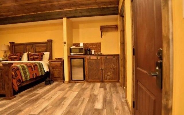 Paisano Village RV Park & Inn