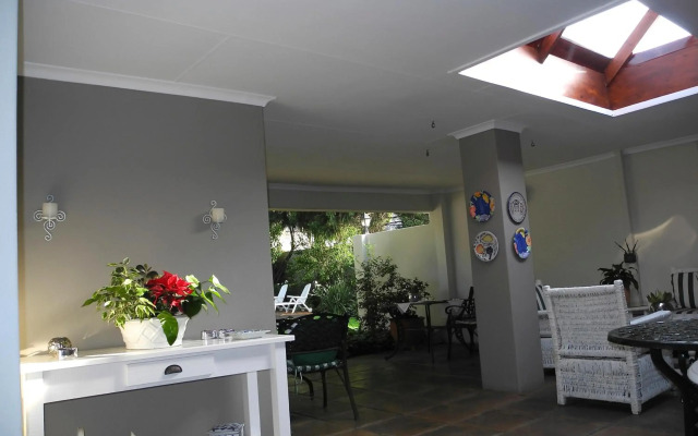 Rosebank Lodge Guesthouse by Claires