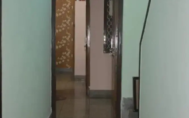 Goroomgo Shubh Kashi Palace Varanasi