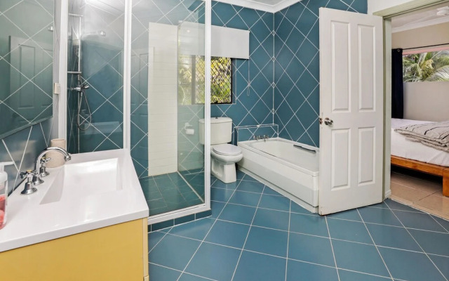 Tropical Villa Bella with Private Pool