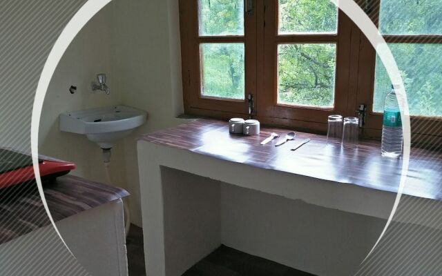 Manali top Inn & Cafe