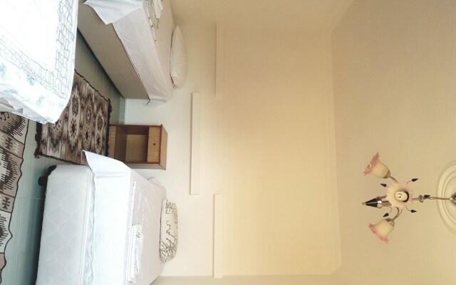 Rose Hotel B&B