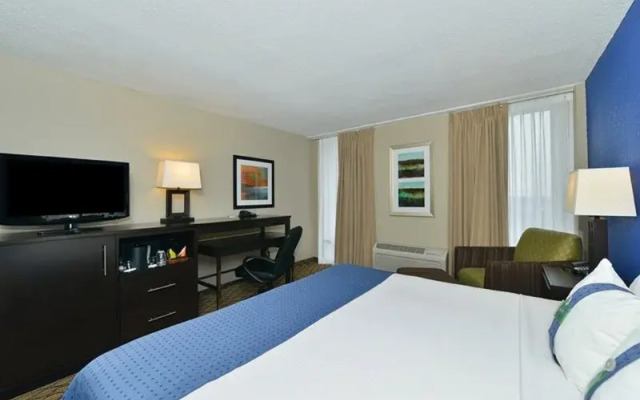 DoubleTree by Hilton Raleigh Midtown