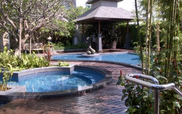 Circle Condominium