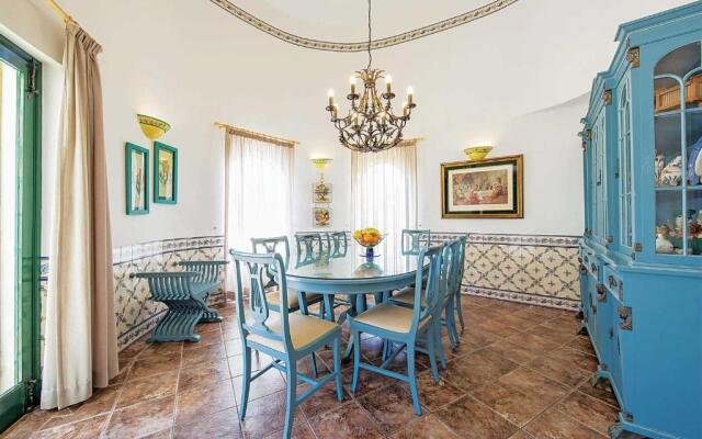 Located on a Quiet Cul-de-sac, Just Within 1 Mile From the Centre of Vilamoura