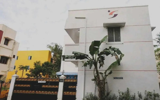 Spot On 701334 Shappy Inn Koyambedu