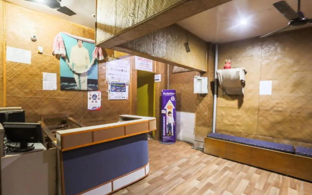 Hotel Oasis Lodge by OYO Rooms