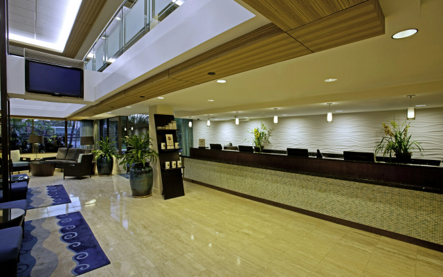 DoubleTree by Hilton Hotel Alana - Waikiki Beach