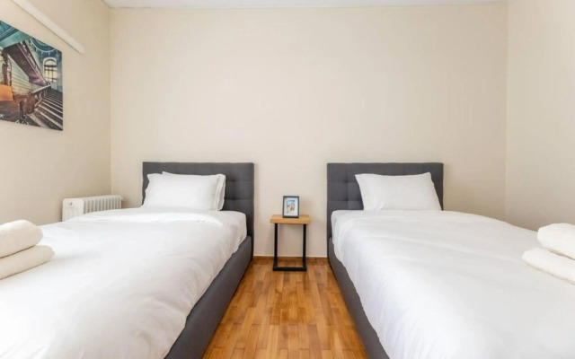 Amfitritis top floor apartment at Palaio Faliro