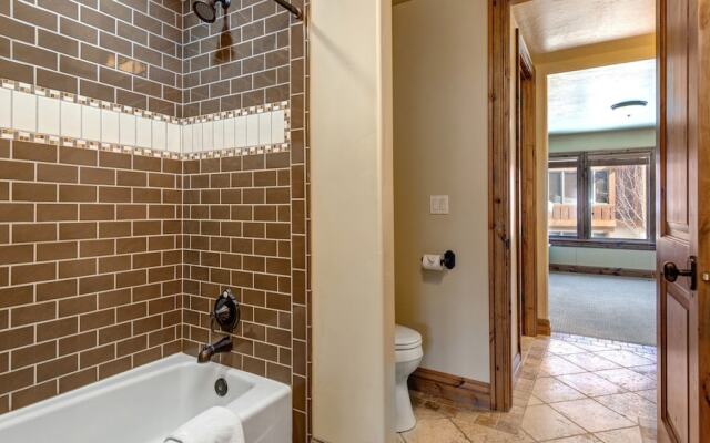 Stillwater Shores 1273 5 Bedroom Townhouse by RedAwning