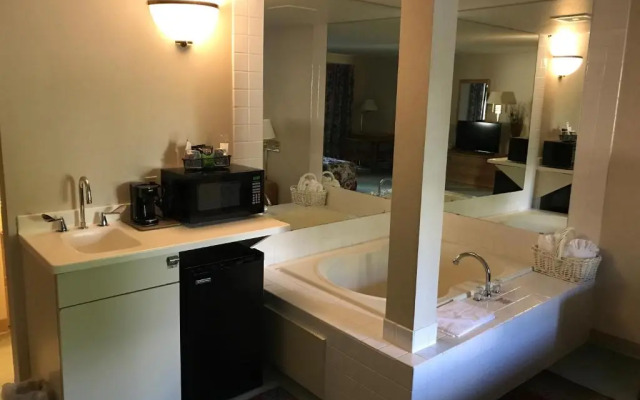 Riverview Inn & Suites of Oconto