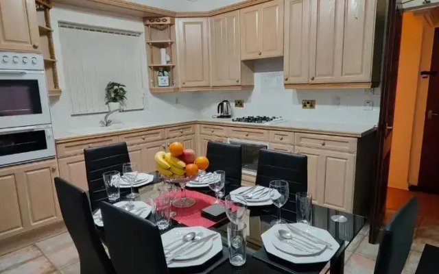 Lawnswood Holiday Apartments