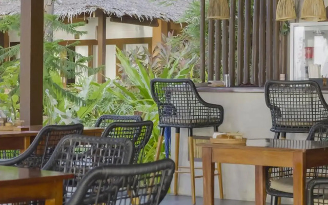 Last Frontier Beach Resort - Adults Only