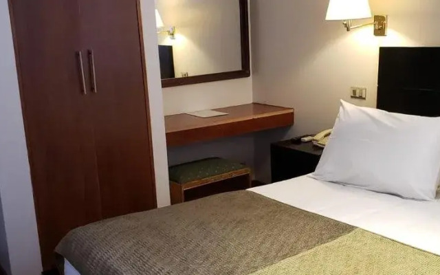 Hotel Gavina Express