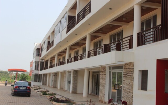 Oguaa Apartments & Lodging