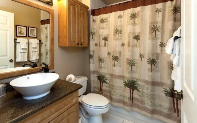Hibiscus Pointe 461