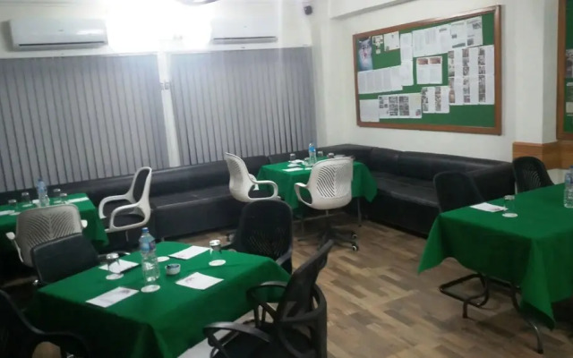 Hotel Awana