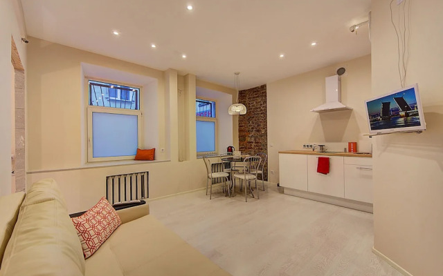 Home4day Apartment on Griboyedov Canal