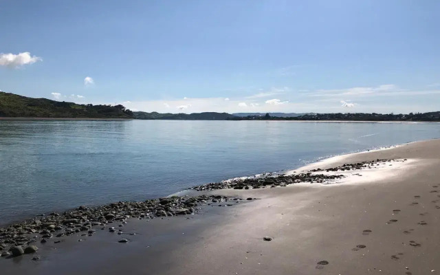 Raglan Retreat on Gilmour