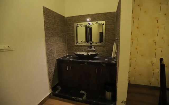 Raha Hotel