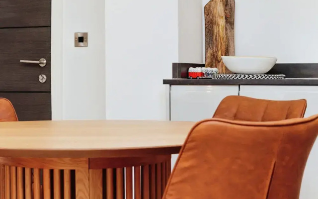 Solihull Modern Living - 1 Bed Apartment