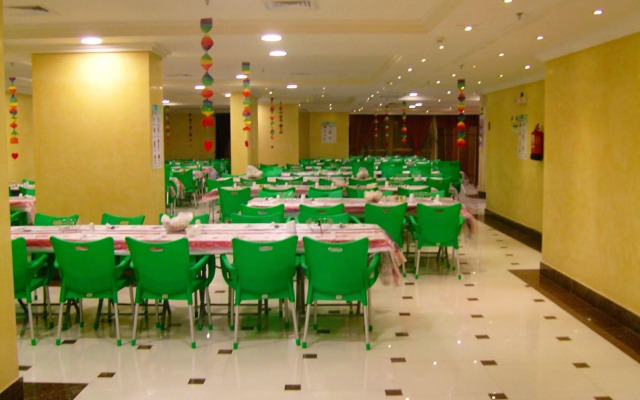 Qasr Alazizia Hotel