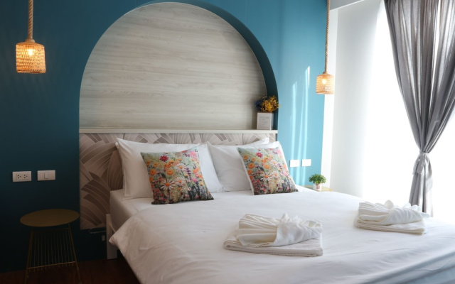 J The Park Condotel