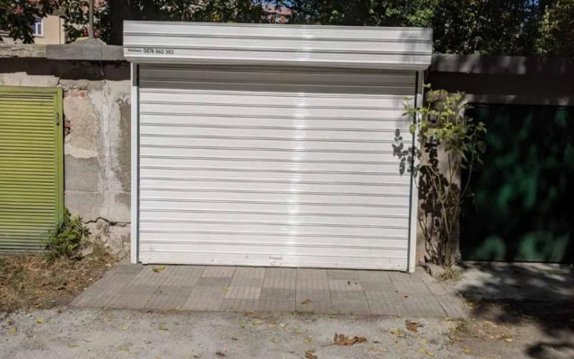 Midtown Place Apartment DORIS 1 with garage