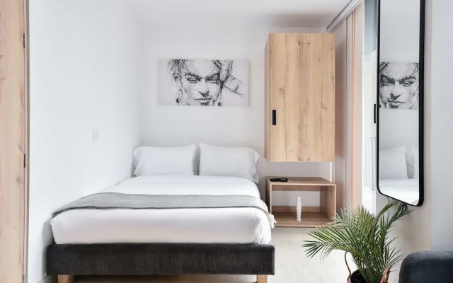 w Enchanting Loft w Balcony in El Nogal