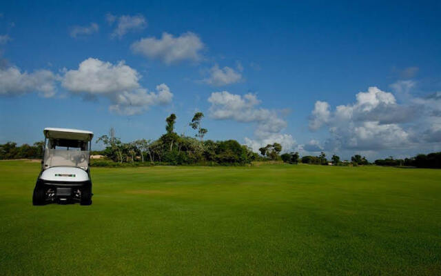 Punta Blanca Golf & Beach Resort