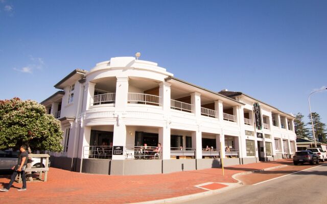 Cottesloe Beach Hotel