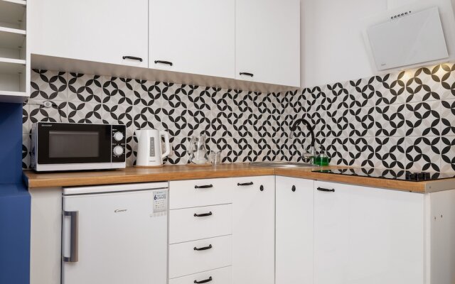 Studio Ziolowa Ochojec by Renters