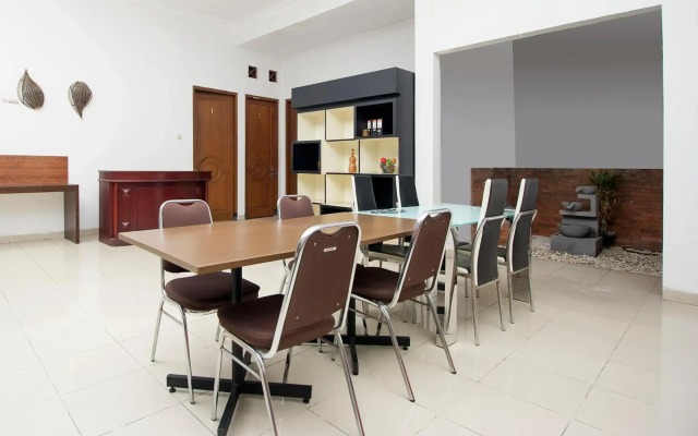 Super OYO Collection O 1061 Aliya Homestay