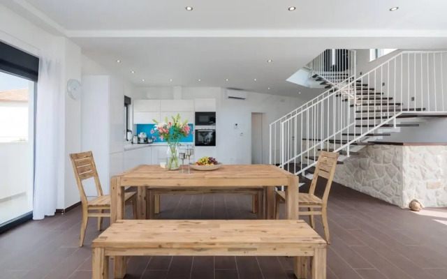 Villa Salt - 8 2 Heated Pool Trogir Near Beach