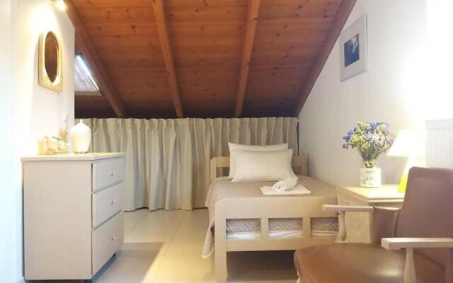 New independent loft, 360⁰ view, 5' beach/center