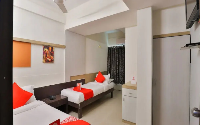 OYO 14942 Hotel Maple Leaf