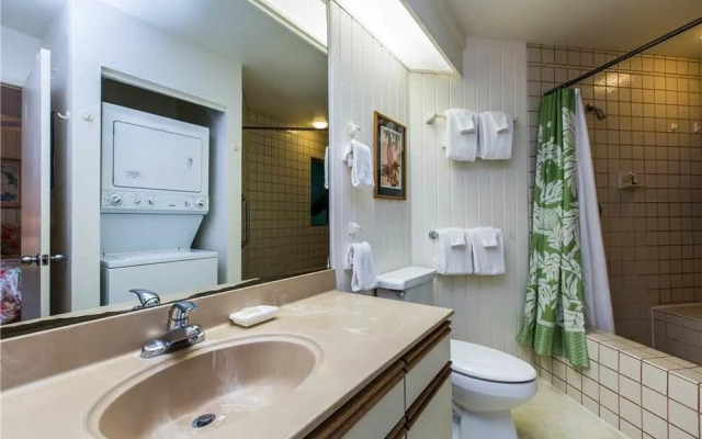 Pali Ke Kua 117 by RedAwning