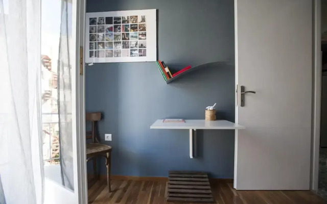 Modern - Vintage Apartment by Acropolis Museum