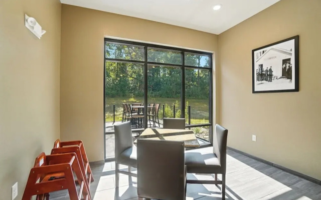 Cobblestone Hotel & Suites-Bellefontaine