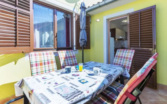 Stunning Apartment in Fazana With Wifi and 3 Bedrooms